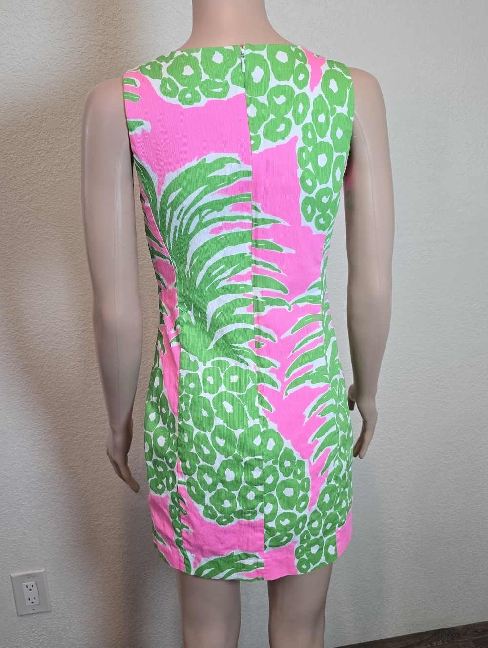 LILLY PULITZER Mila Lined Pineapple Print Shift Dress in Flamenco Size 0. - Picture 7 of 16